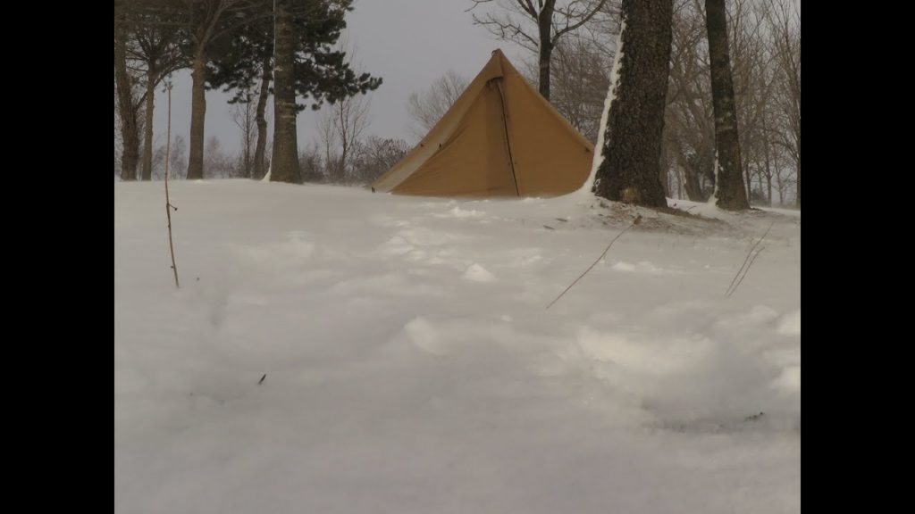 女ソロキャンプ　女雪中ソロキャンプ　女の雪中装備紹介　最高気温がマイナス！氷点下で食べるラーメン