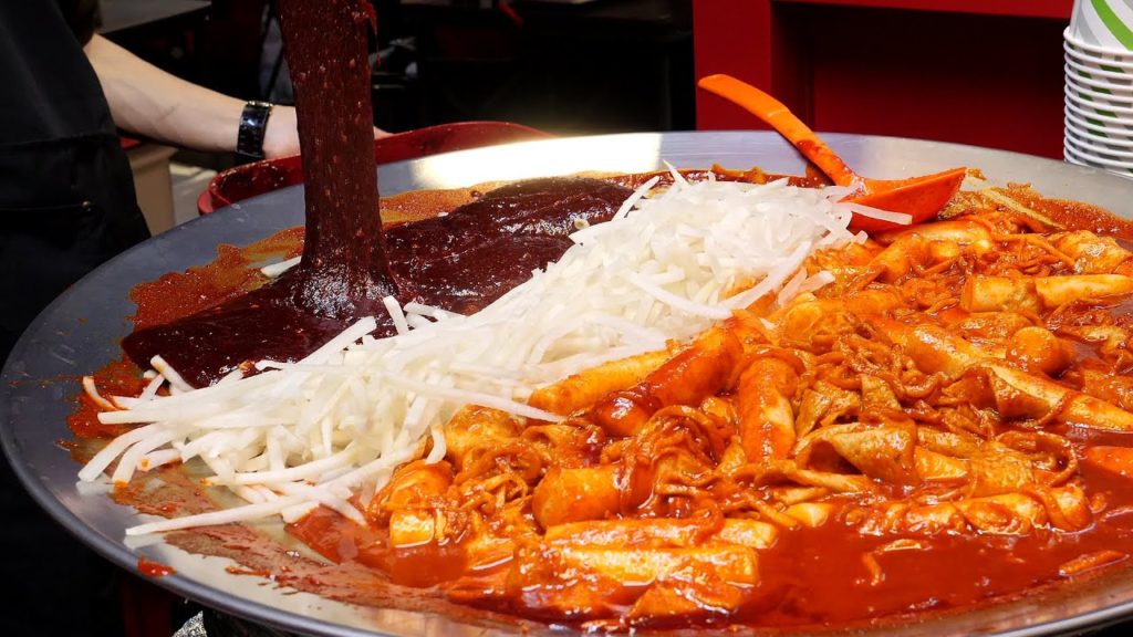 부산 무 떡볶이 / people's favorite korean dishes – tteokbokki / korean street food 부산 무 떡볶이 / people's favorite korean dishes - tteokbokki / korean street food