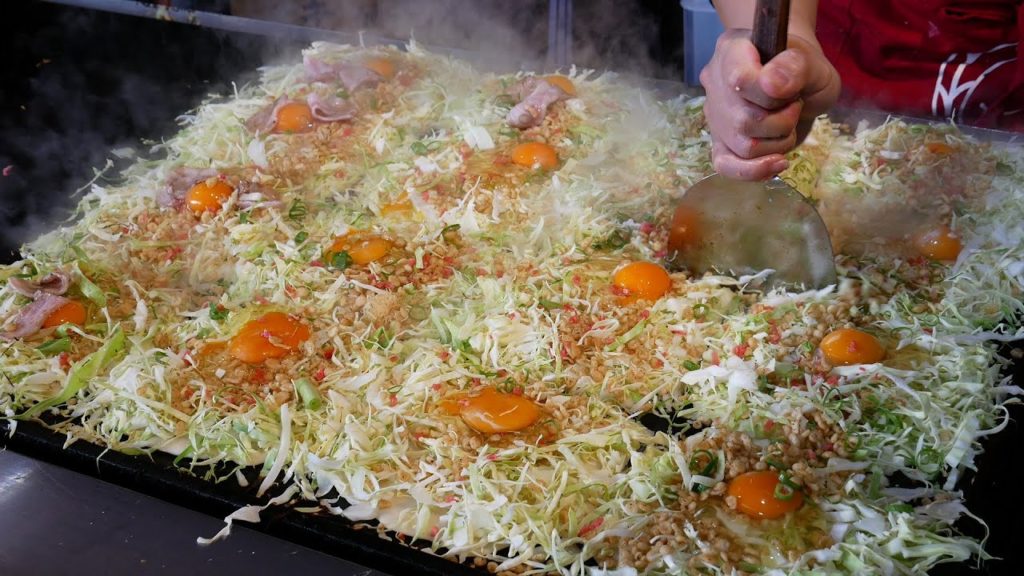 [4K] 難波 160円のキャベツ焼き Kyabetsu Yaki for 160yen, NAMBA - japanese street food