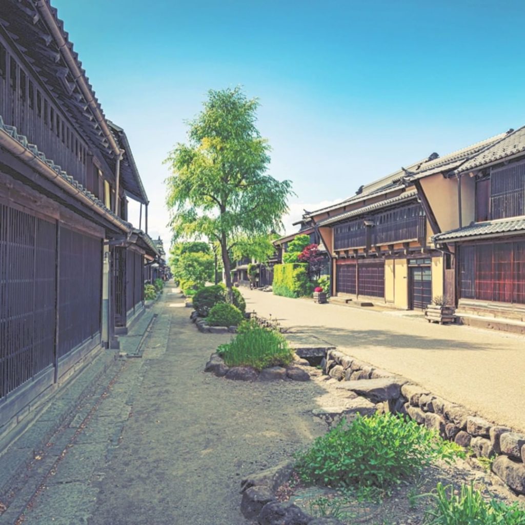 Unnojuku is a hidden gem in Nagano Prefecture, with a road lined with Edo period...