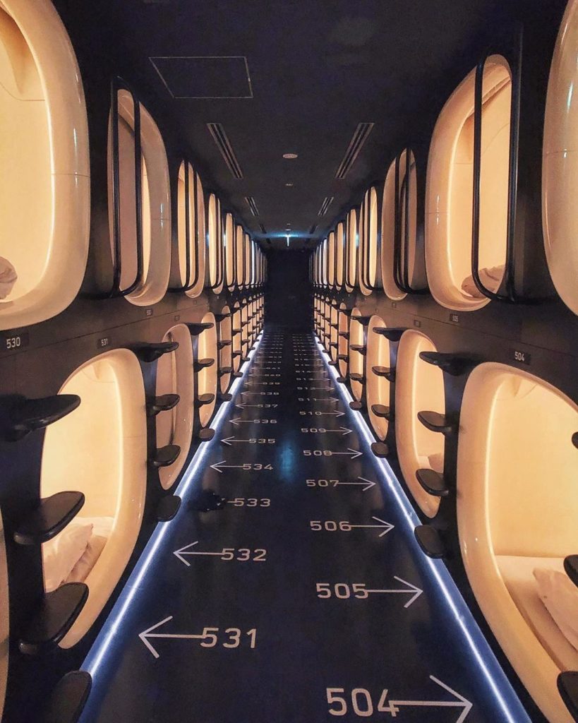 Capsule hotels - who has stayed in one? Who has it on their #Japan bucket list? ...