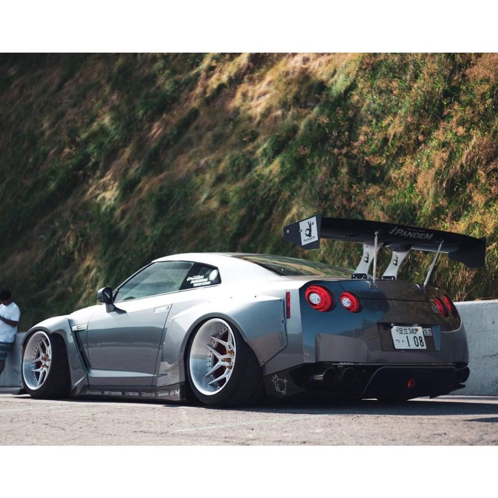 Floor scraper 
Photo  @fenderbreaker_japan .
.
.
.
Follow the Crew:  @Nissan_GTR...