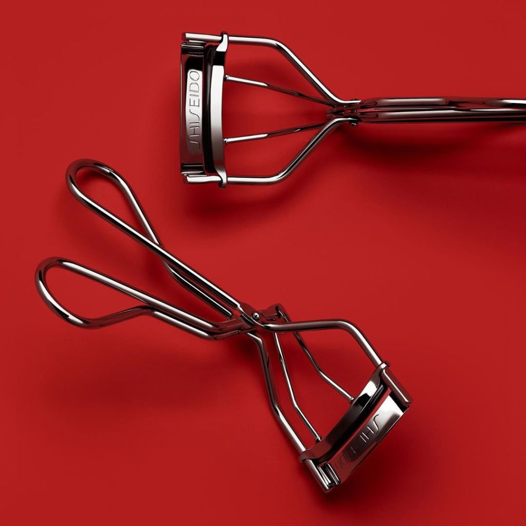 Give the gift of glamorous, traffic-stopping curl. Our iconic Eyelash Curler gra...