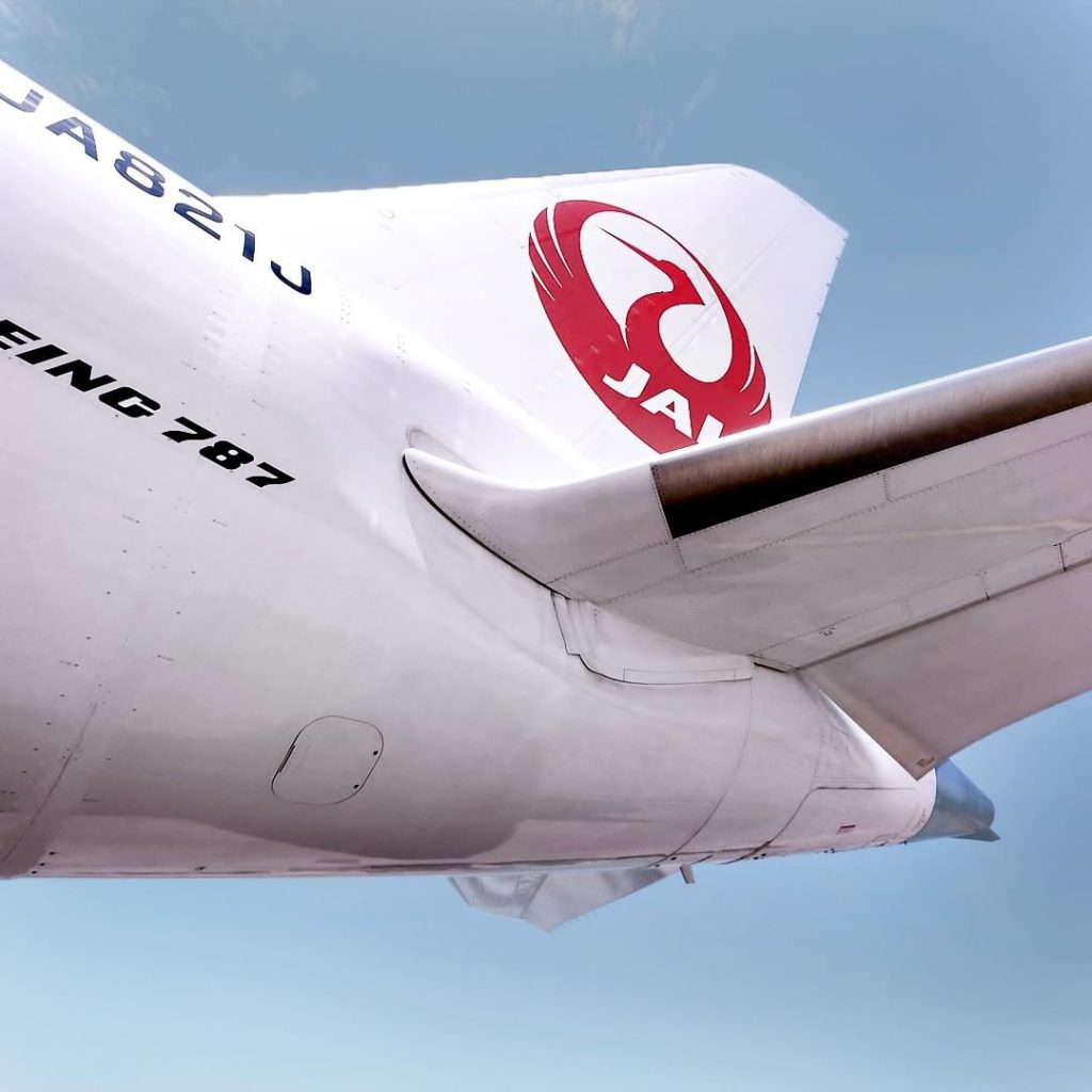 .
Time to experience all that winter has to offer! #DramaticDecember  冬にしか見られない景...