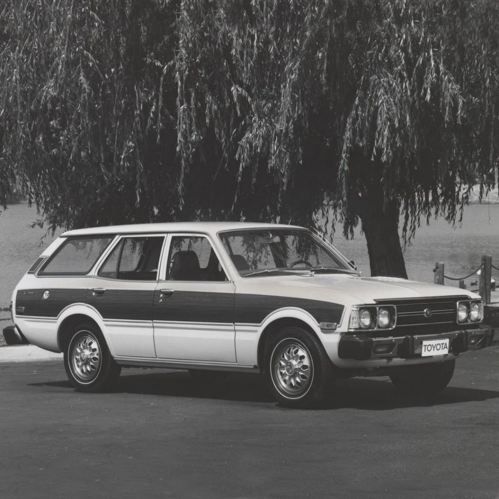 The ultimate family road trip vehicle! #TBT 1976 #CoronaWagon #LetsGoPlaces...