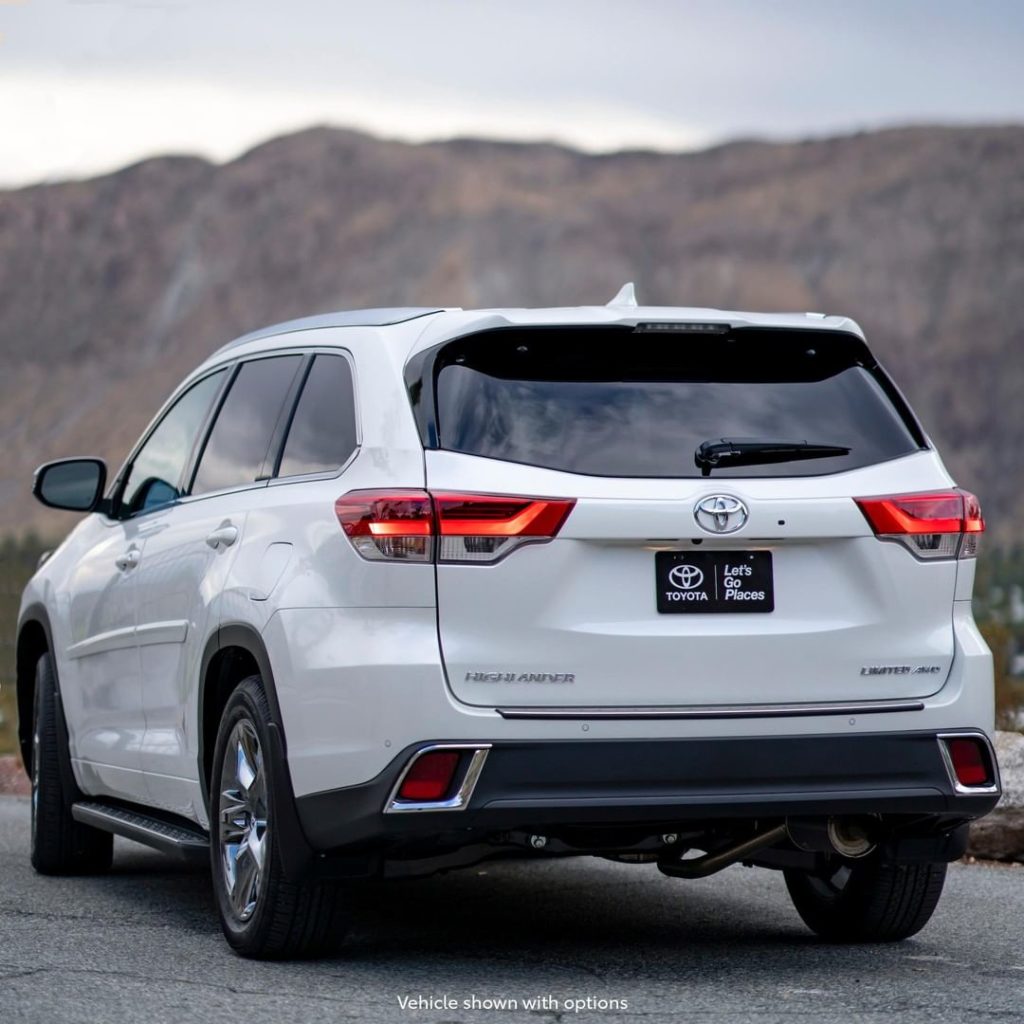 Rebel without a Claus.  #Highlander #LetsGoPlaces...