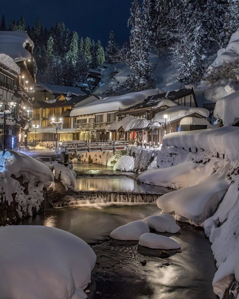 Winter is coming 
: @kotankotankotan182
-----⁣⠀
Ginzan Onsen, #Yamagata
.⁣⠀
.⁣⠀
...