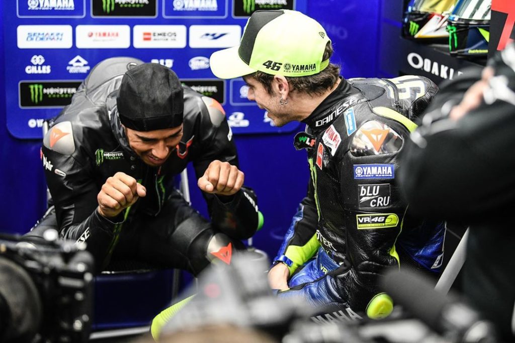 These two can talk for hours about their shared passion for motorsport. 
.
.
#LH...