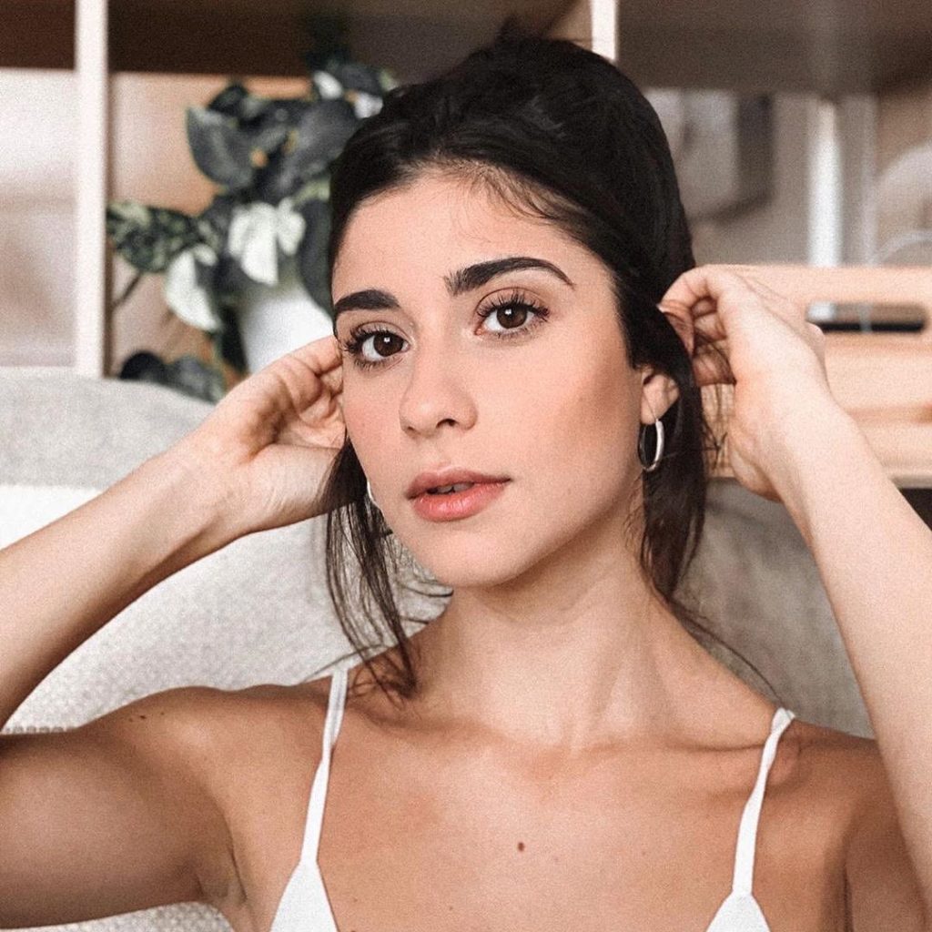 Take your look from day to night with crease-resistant makeup that corrects and ...