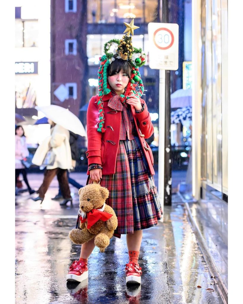 Japanese fashion student Lisa (@drawing_risa) on the street in Harajuku tonight ...