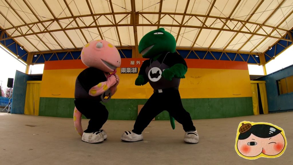 ★JAPANESE KIDS PLAY★【Part2】Butt Detective Show in Kobe with English subtitles