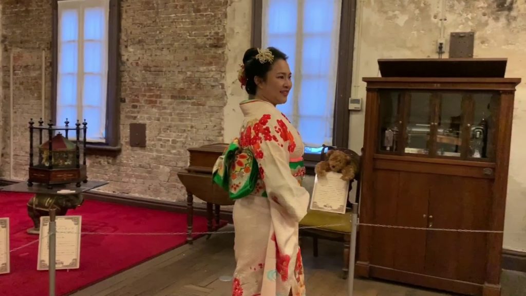 A beautiful Indonesian traveler had a kimono experience in Hakodate