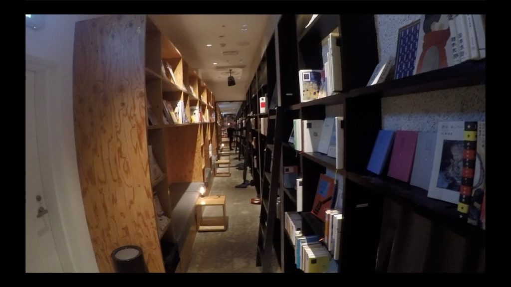 Dormire in una libreria in Giappone? *book and bed Fukuoka review*