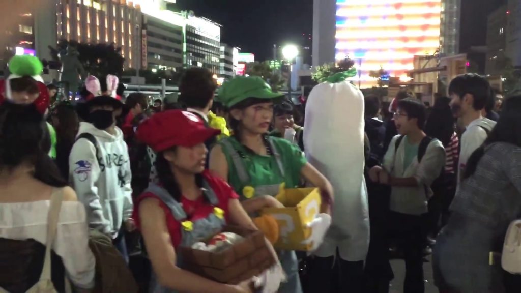 【岡山駅】ハロウィンで賑わう東口広場 Halloween Costume at Okayama Station ② 探検編(2015/10/31) 【岡山駅】ハロウィンで賑わう東口広場 Halloween Costume at Okayama Station ② 探検編(2015/10/31)