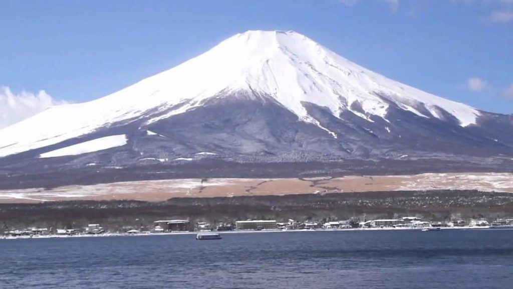 山中湖から見た冬の富士山　Mt.Fuji seen from Lake Yamanakako