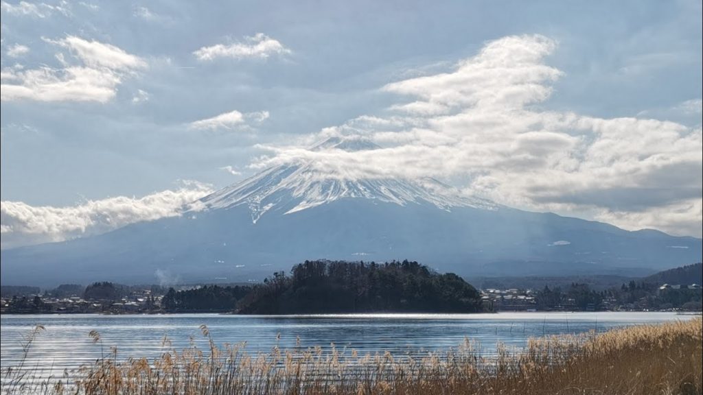 Beautiful MOUNT FUJI Views from KAMAGUCHIKO Japan