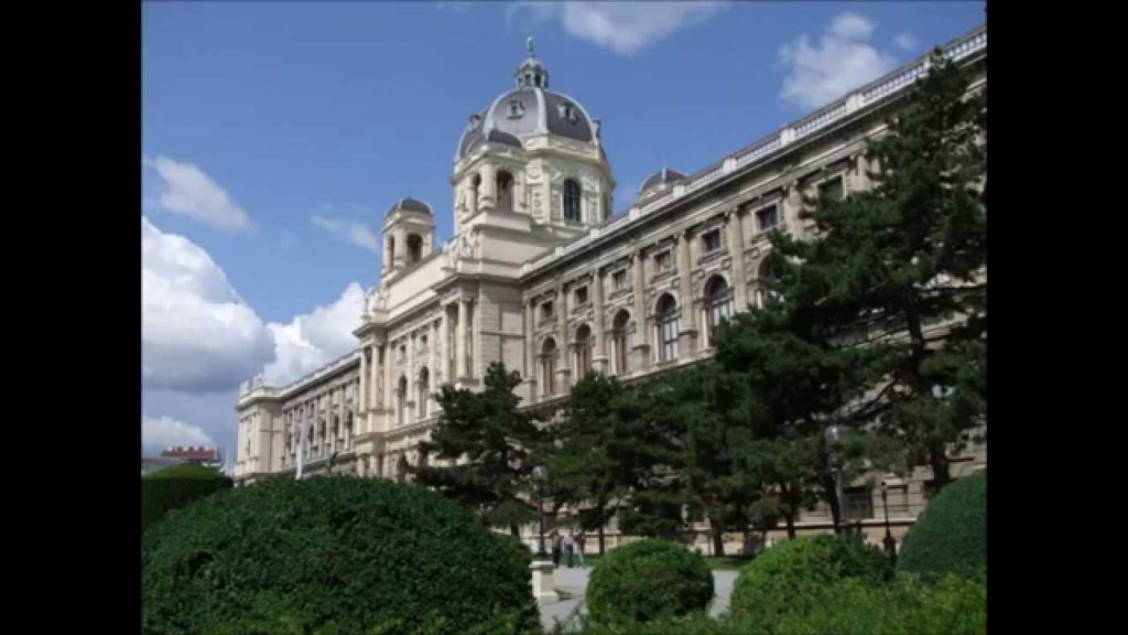 Wiedeń – naga dziewczyna. Vienna – naked girl.Wien – nackte Mädchen. (9.47) Wiedeń - naga dziewczyna. Vienna - naked girl.Wien - nackte Mädchen. (9.47)