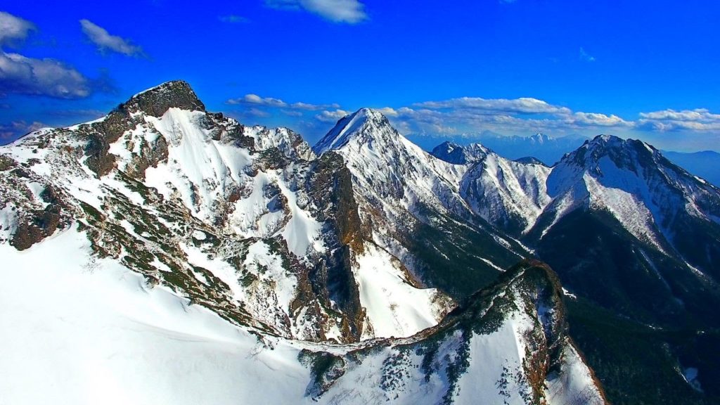 Drone Japan 4k 絶景 ドローン 空撮自然風景映像 残雪の南八ヶ岳縦走 1  空中登山 Snowy White of South Yatsugatake Aerial Cimbing