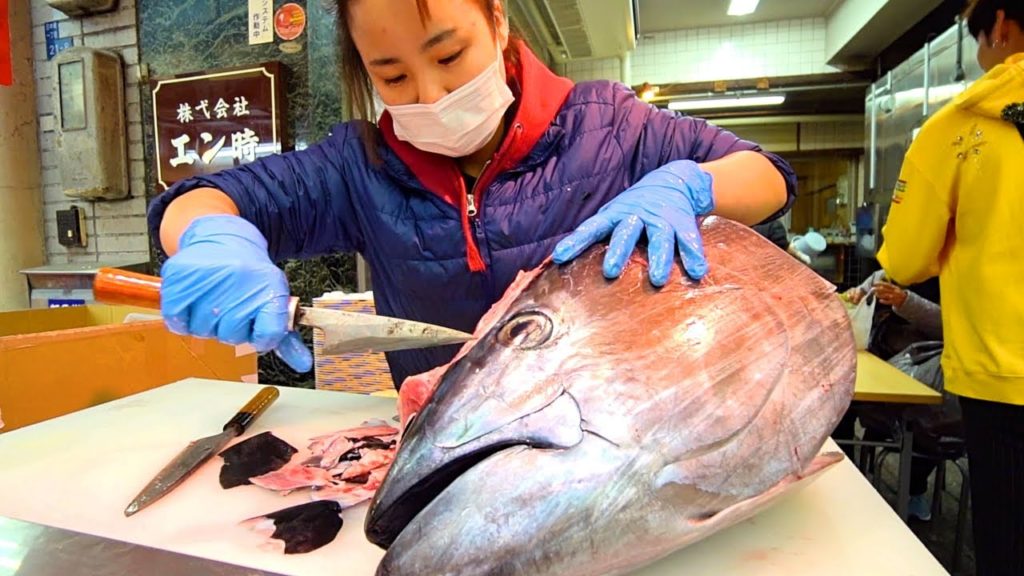 Japan Street Food - OSAKA'S BEST STREET FOOD GUIDE! CRAZY Tuna Cutting + Japanese Sushi!