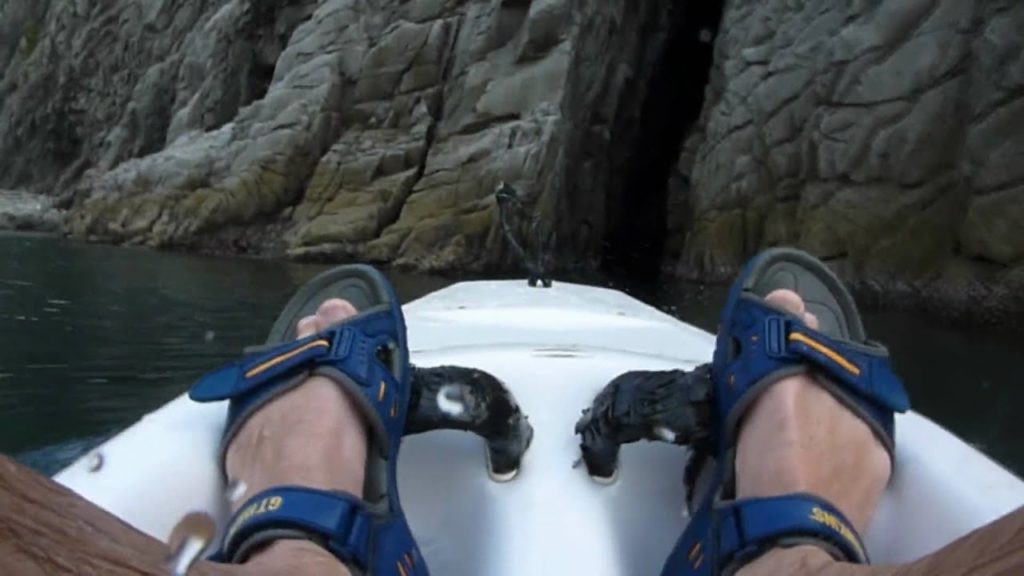 Cave Kayaking　海の洞くつ