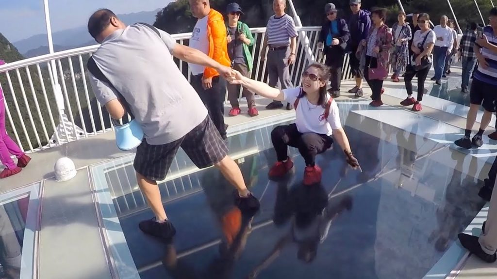 Yürümesi Yürek İsteyen Cam Köprü - Tienman - ÇİN