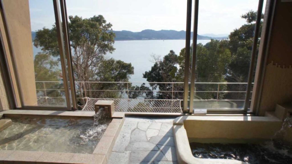 天然温泉 ペルラの湯舟