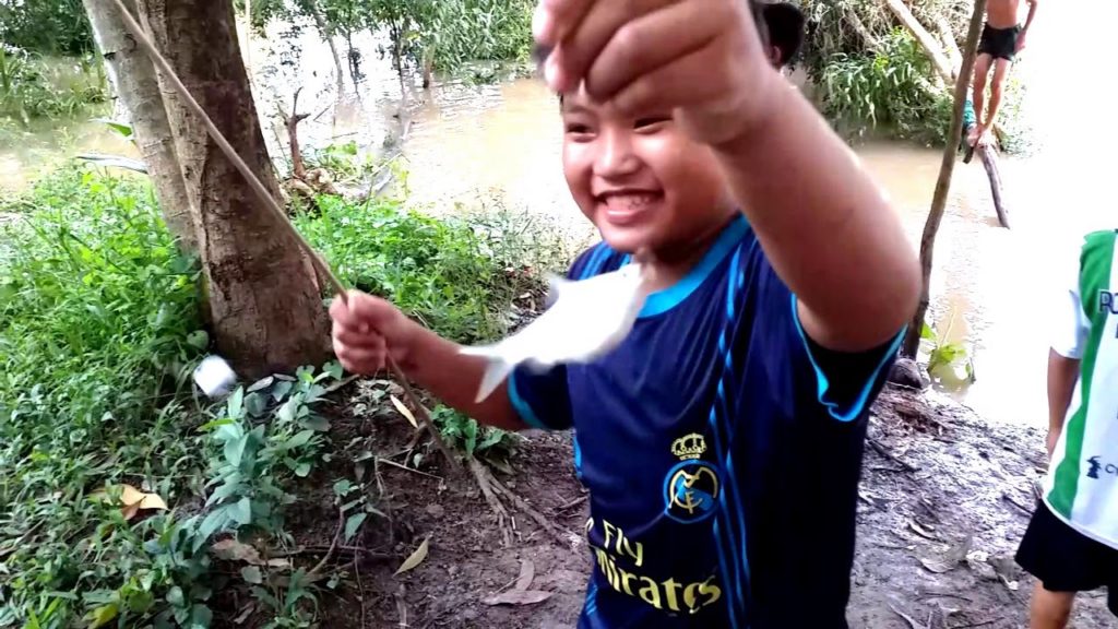 Chiều chiều trong làng ven sông thuộc ấp Cây Me, Châu Lăng, Tri Tôn, An Giang 19/09/2019