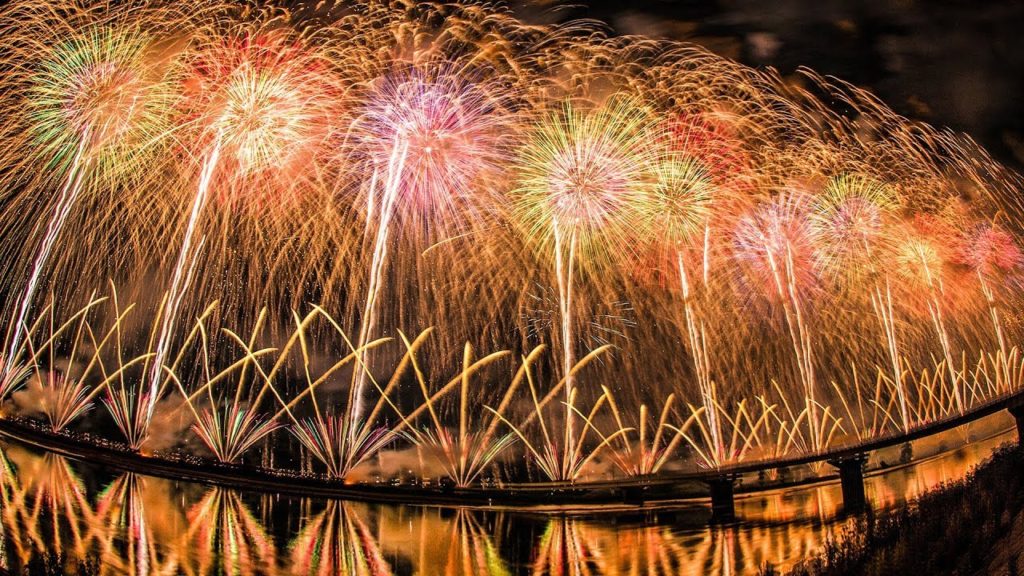 [4K] 長岡花火大会 2018 復興祈願花火 フェニックス - Nagaoka Fireworks Festival 2018 Phoenix -  (shot on Samsung NX1)