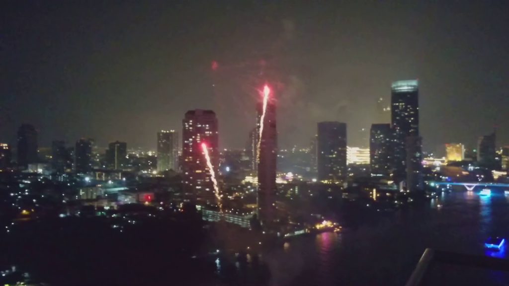 2020.1.11   bangkok riverside HANABI