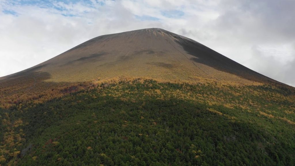 【4K】Flying to the top of mt. Asama - 2
