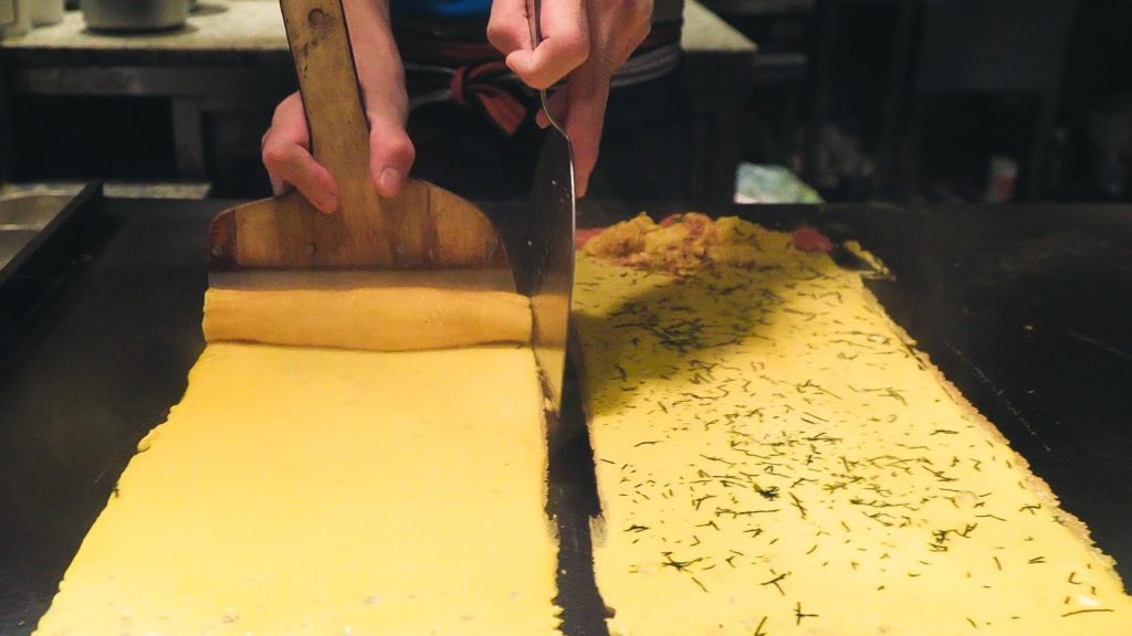 鉄板だし巻き玉子 ∥ Japanese Rolled Omelette - Teppan Egg Roll ∥ Japanese Street Food