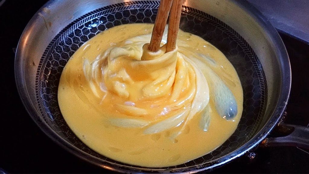 회오리 오므라이스 Tornado Omelet Rice, Omurice with Pork Cutlet - Korean Street Food