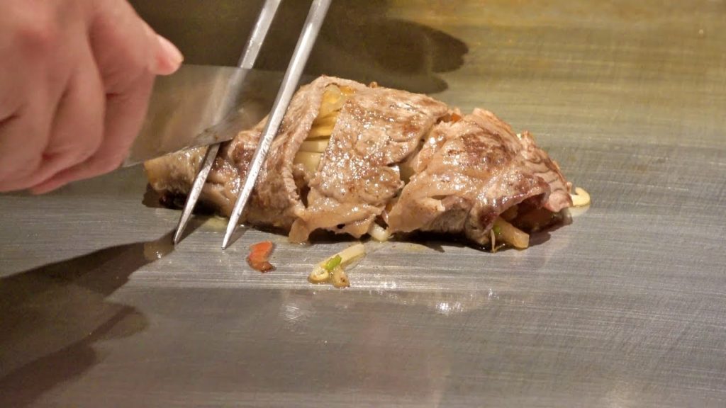 Japanese beef steak roll with vegetables | teppanyaki in Japan