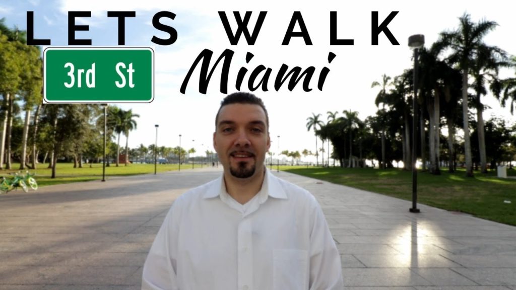Walking the streets of Miami Downtown 3rd Street