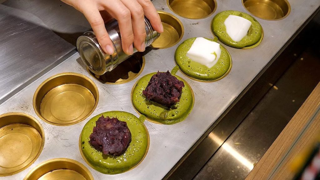 Green tea cakes (With rice cake) - Taiwan street food