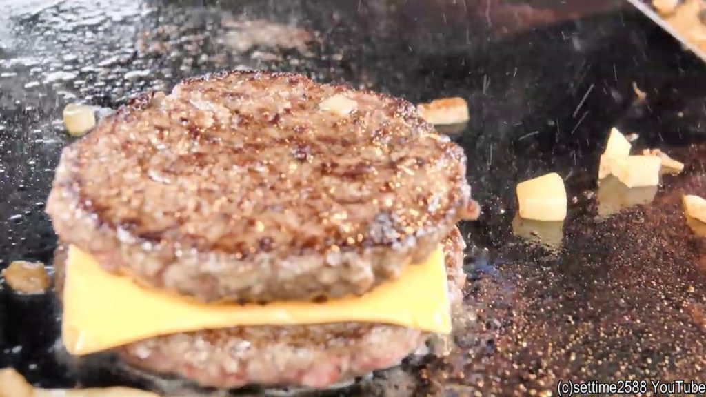 Double Burgers Plus Cheese  Traditional English Street Food  London, Soho720p