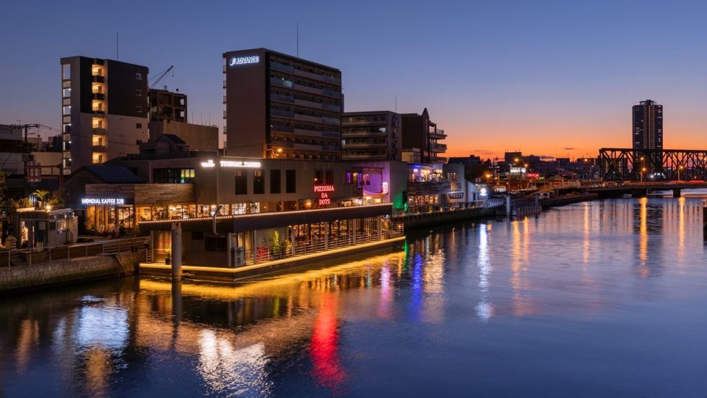 尻無川に浮かぶ複合商業施設 タグボート大正の夜景 Night View of TUGBOAT TAISHO at Shirinashi River Osaka Japan
