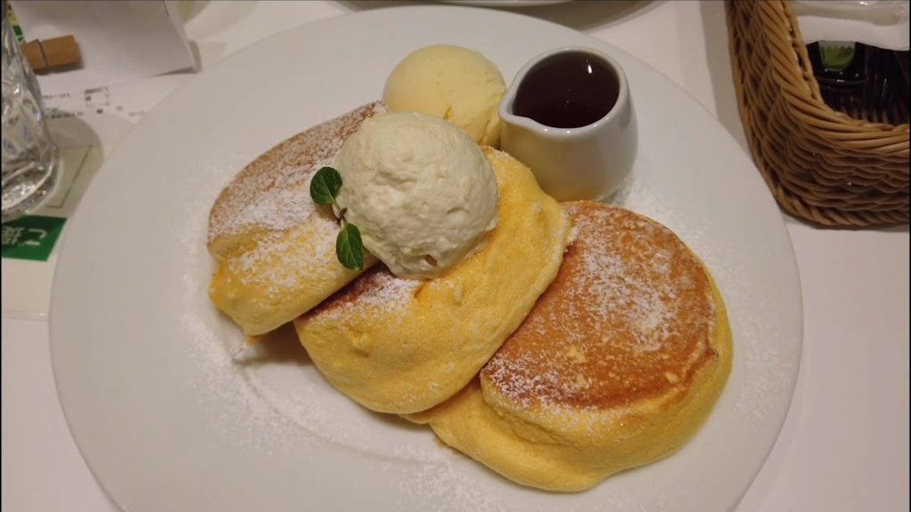 Japan Food | Fluffy Pancakes and Cream Puff | Harajuku