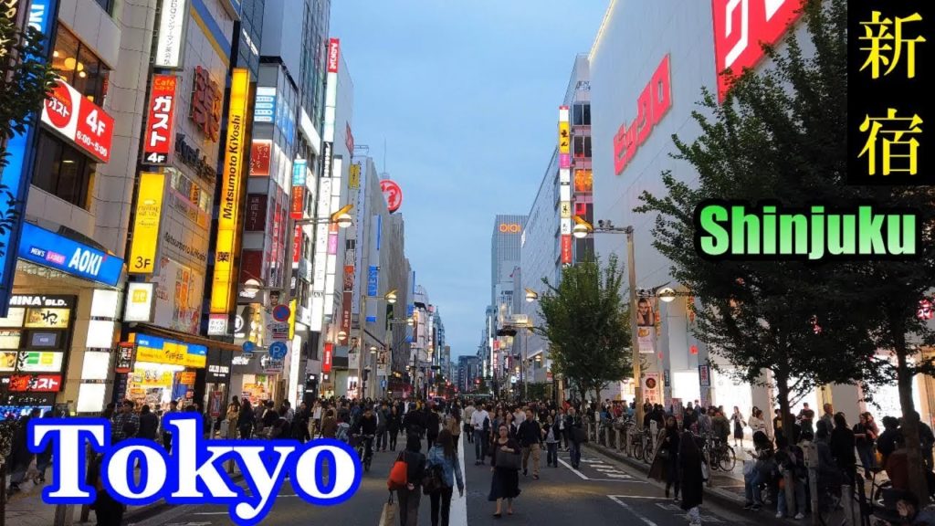 HQ Sound🎧4K　Twilight Walking Tokyo ✨ Shinjuku Station East Area　新宿・東口エリア と 歩行者天国 を散策　【高音質】Japan