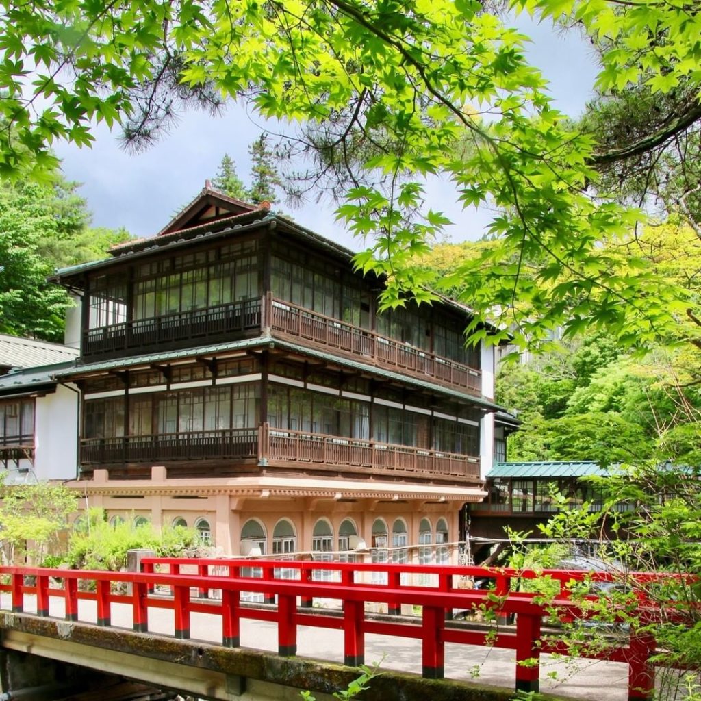Visit Japan: Shima Onsen is said to have been founded in 989 (!) and the gorgeous Sekizenkan … Shima Onsen is said to have been founded in 989 (!) and the gorgeous Sekizenkan ...