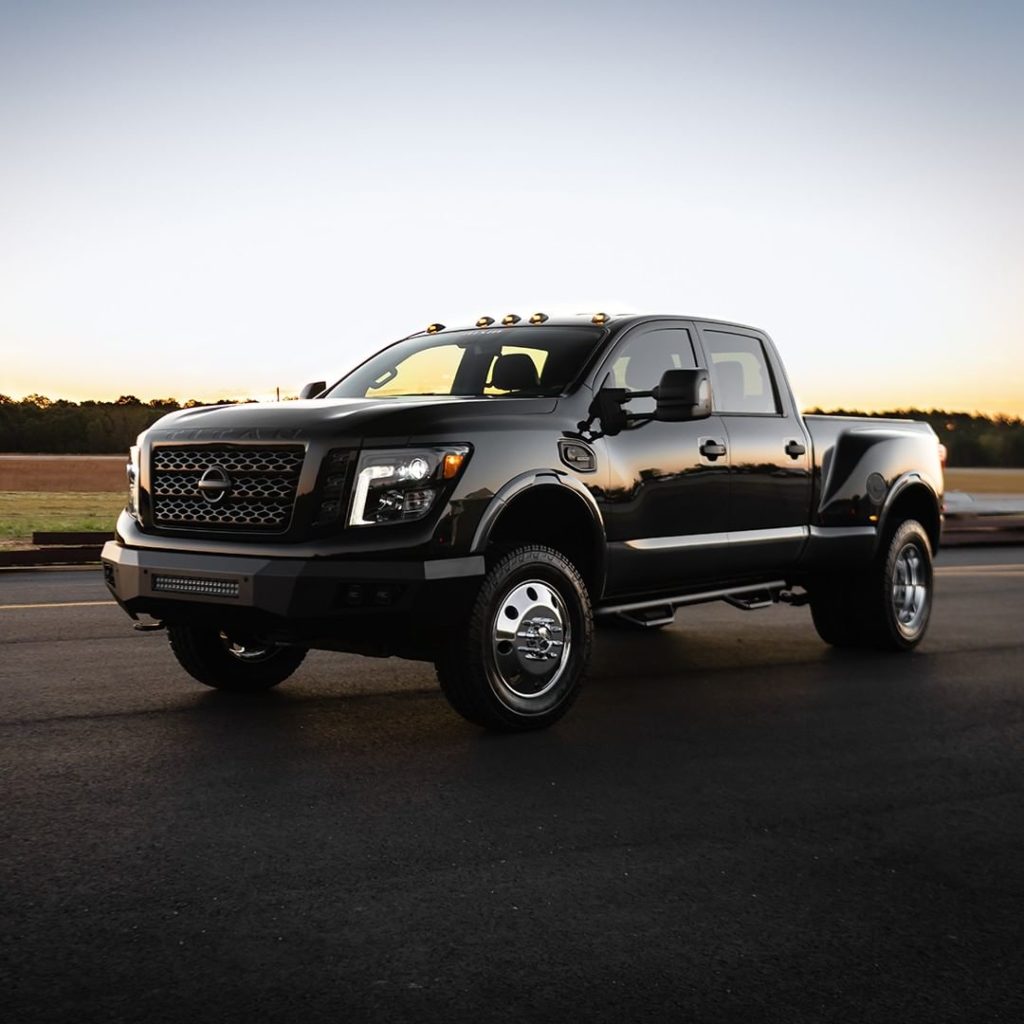 When you switch your phone to dark mode... #NissanTITAN #TITAN...