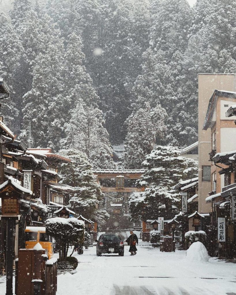 Visit Japan: Walking in a winter wonderland… Blanketed in a fresh dusting of snow, Takayam… Walking in a winter wonderland... Blanketed in a fresh dusting of snow, Takayam...