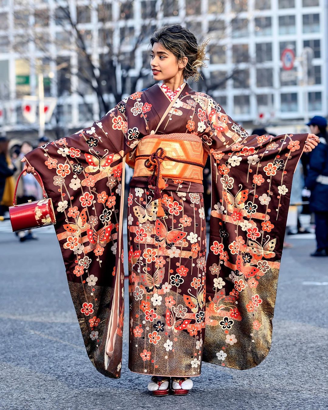 Tokyo Fashion: Traditional Japanese furisode kimono on the streets of