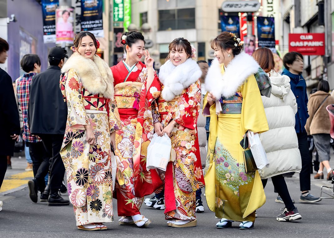 Tokyo Fashion: Japanese ceremonial kimono on the streets of Shibuya ...