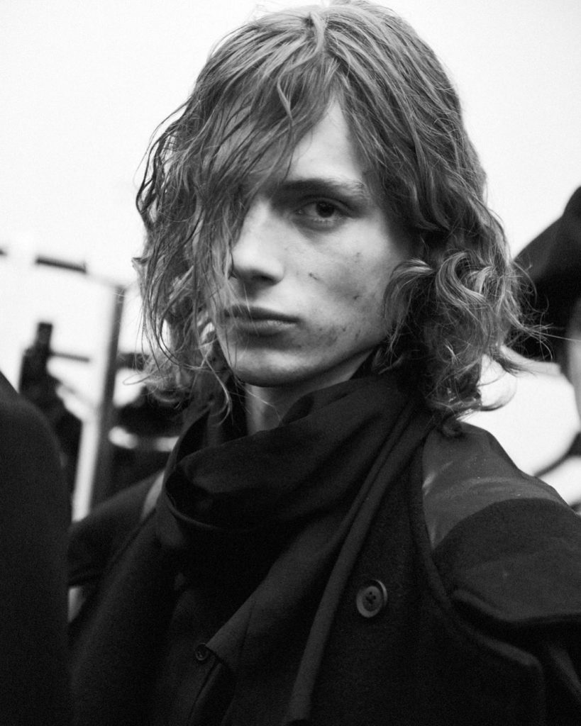 Yohji Yamamoto pour Homme AW20 show 
Backstage by @elise_toide 
#YohjiYamamoto #...