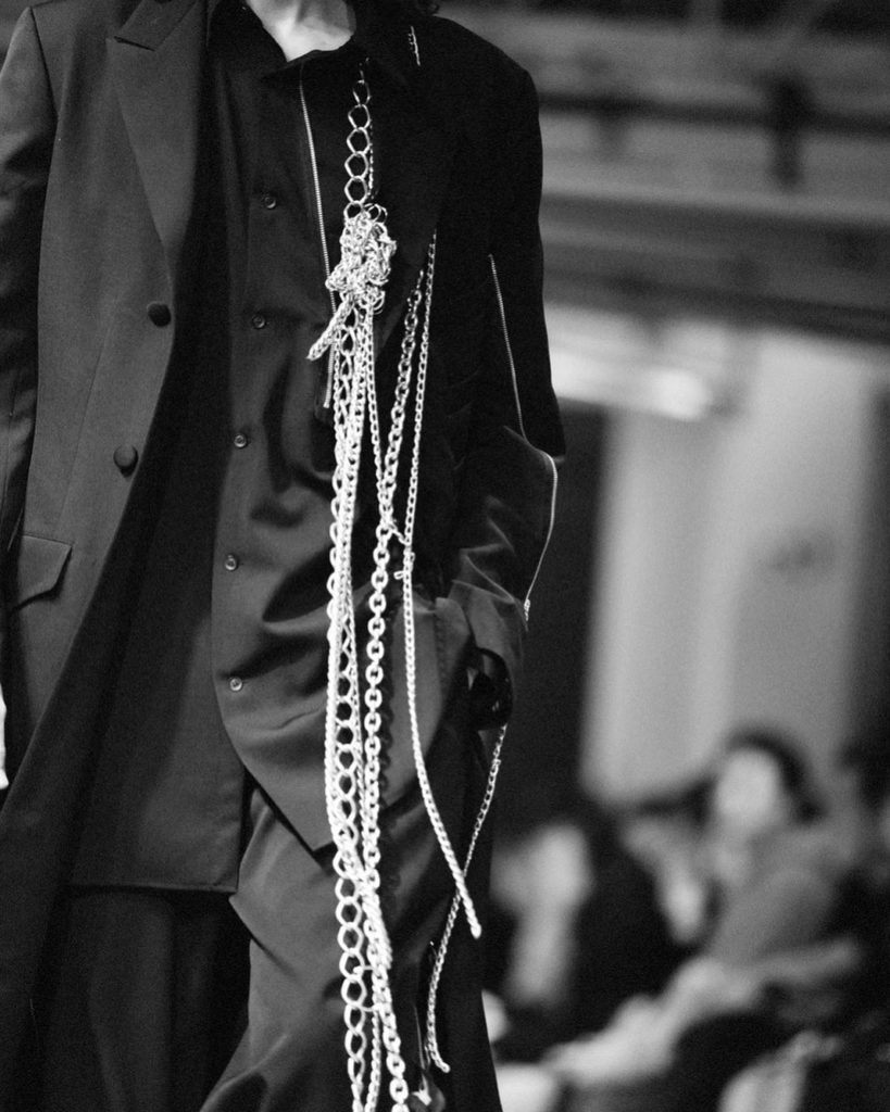 Yohji Yamamoto pour Homme AW20 show 
Backstage by @elise_toide 
#YohjiYamamoto #...