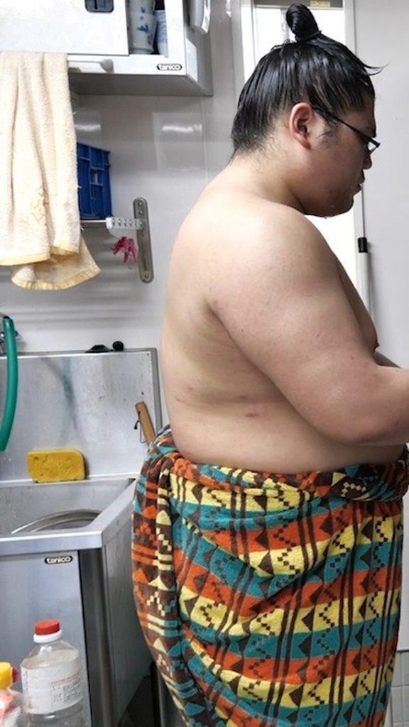 We followed the sumo wrestlers of in the Naruto stable, overseen by former ozeki...