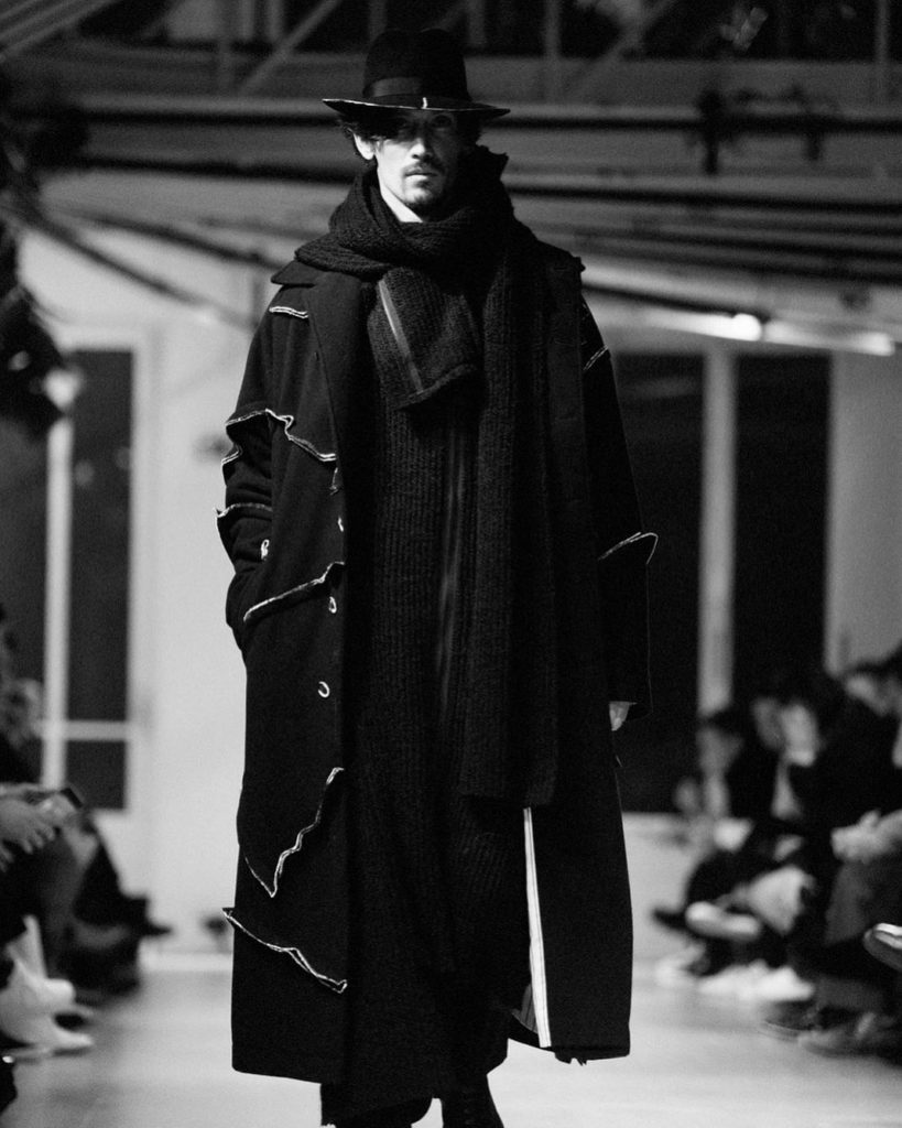 Yohji Yamamoto pour Homme AW20 show 
Backstage by @elise_toide 
#YohjiYamamoto #...