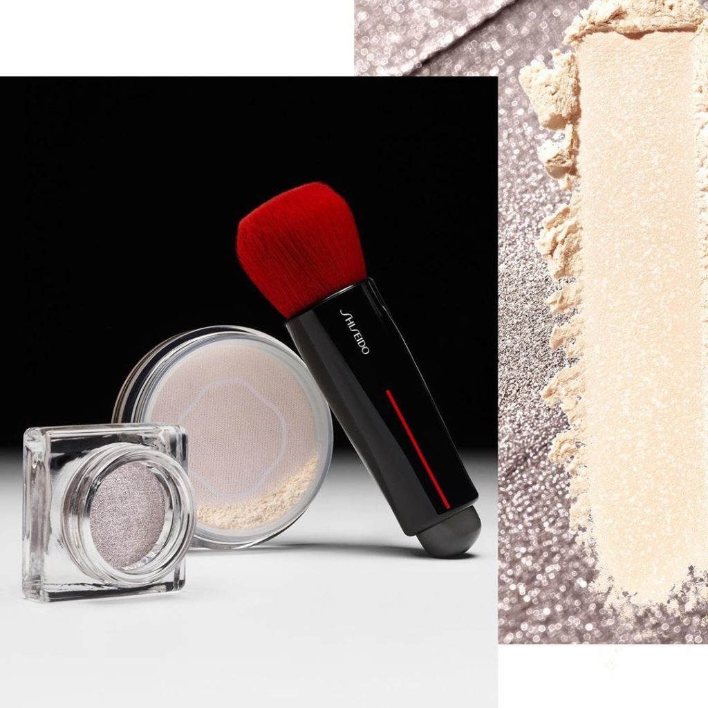 SHISEIDO: Two textures, one innovative tool. Use the silicone blender side of the DAIYA FU… Two textures, one innovative tool. Use the silicone blender side of the DAIYA FU...