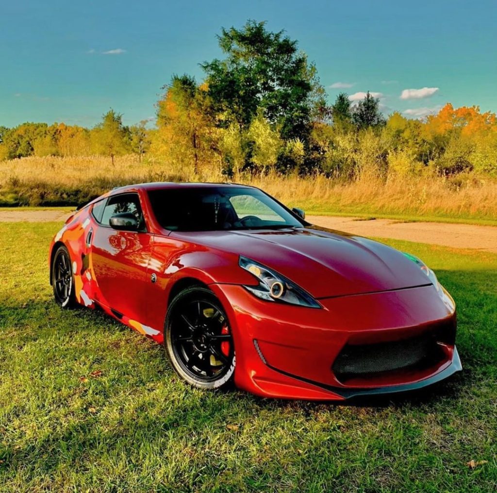 Believe us, the grass is greener. #Nissan370Z #Nissan #370Z  &  @_essab...